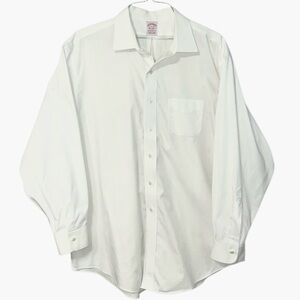 Brooks Brothers Madison Size 17 1/2 - 35 Non-Iron Stretch cotton white shirt